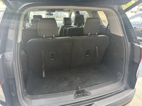 Used 2019 GMC Acadia SLT AWD/4WD image 17
