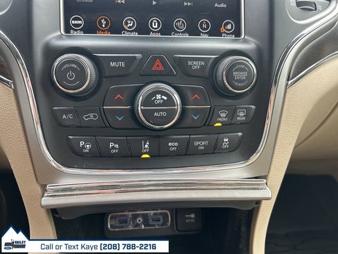 Used 2018 Jeep Grand Cherokee Overland image 26