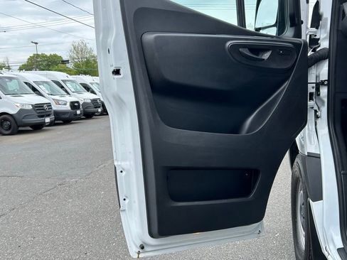 Used 2025 Mercedes-Benz Sprinter 2500 image 30
