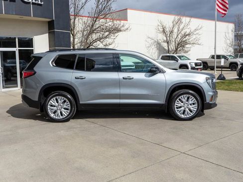 Used 2026 GMC Acadia Elevation w/ Elevation Premium Package image 8