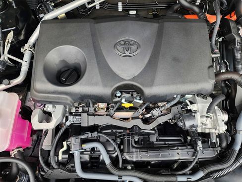 Used 2024 Toyota RAV4 SE image 24