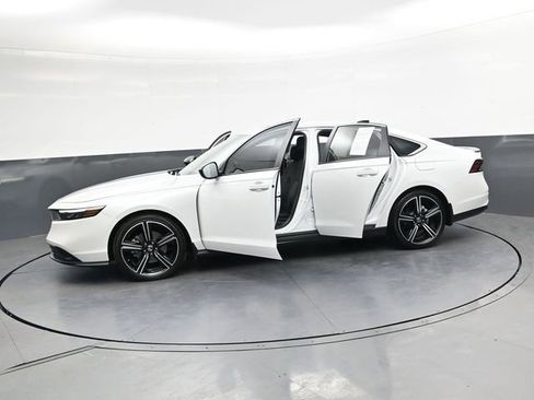 Used 2023 Honda Accord Sport image 41