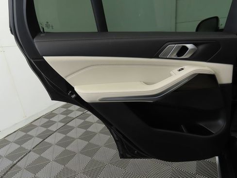 Used 2019 BMW X5 xDrive40i w/ Premium Package 2 image 26