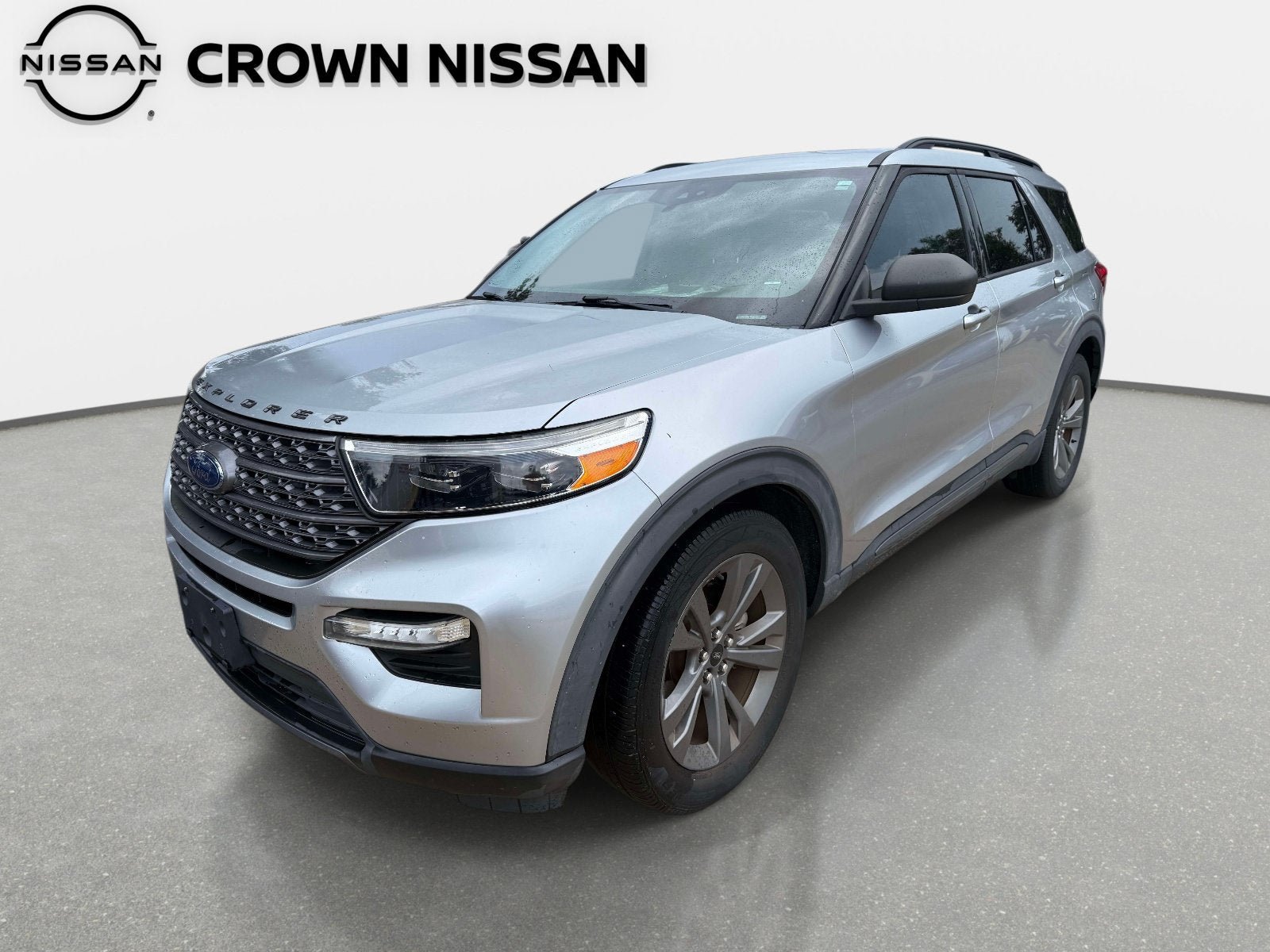 Used 2021 Ford Explorer XLT w/ Equipment Group 202A RWD image 2