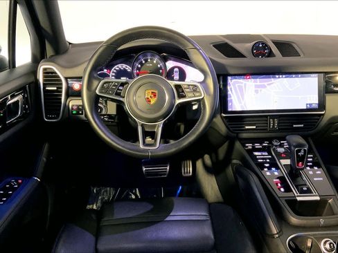 Used 2021 Porsche Cayenne S image 13