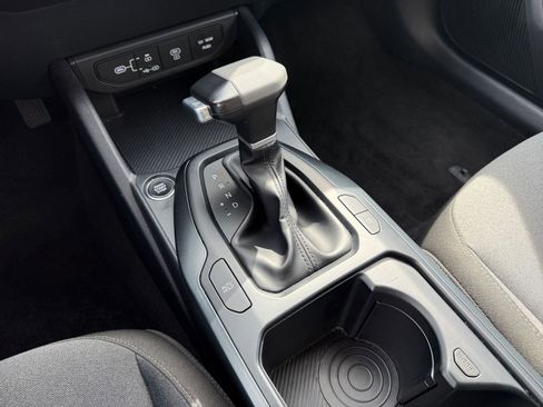 Used 2025 Kia K4 LXS image 42