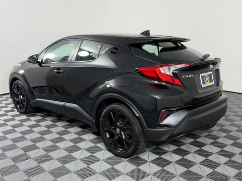 Used 2018 Toyota C-HR XLE FWD image 12