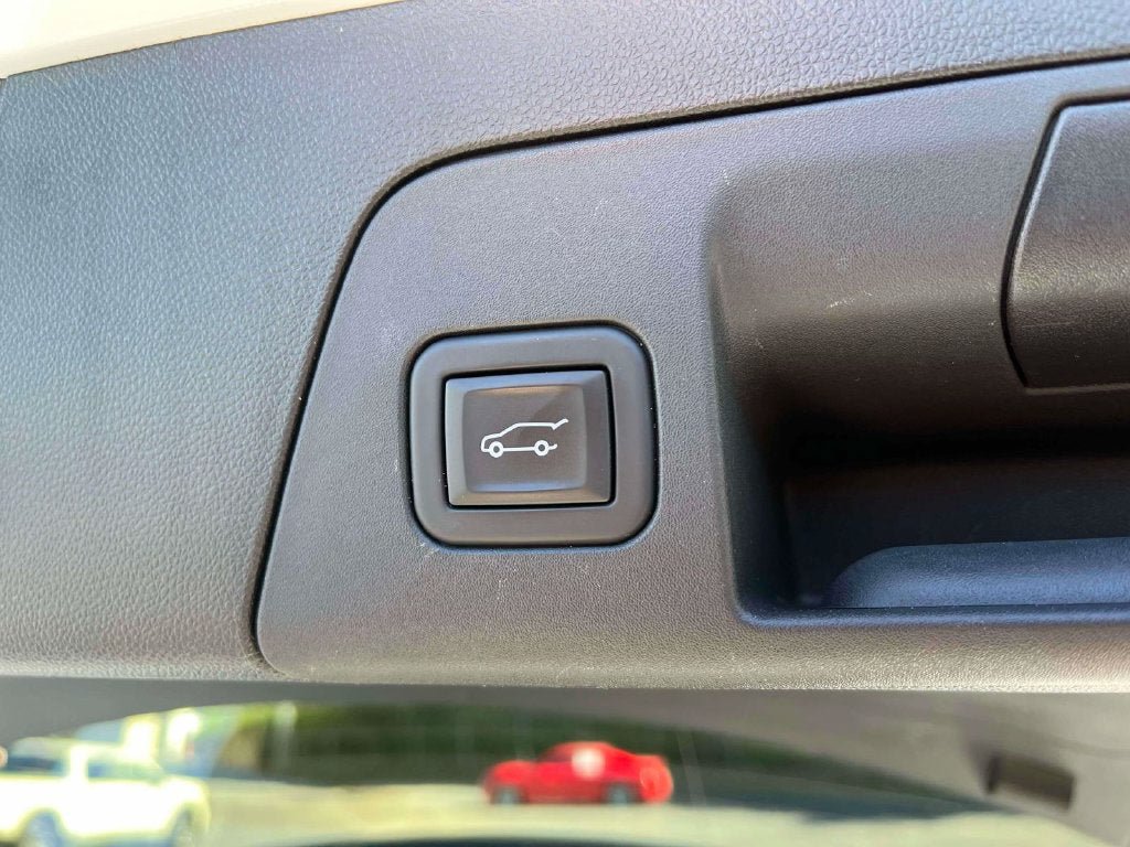 Used 2023 Buick Envision Essence FWD image 18