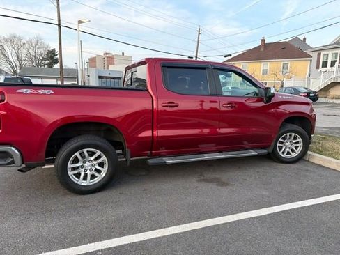 Used 2021 Chevrolet Silverado 1500 LT w/ Convenience Package II AWD/4WD image 2