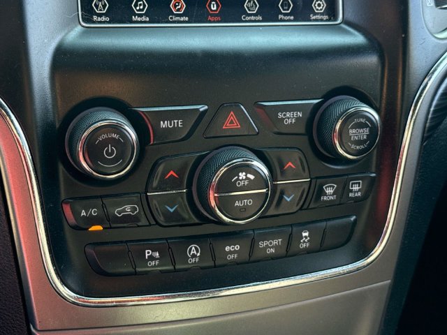 Used 2019 Jeep Grand Cherokee Laredo AWD/4WD image 21