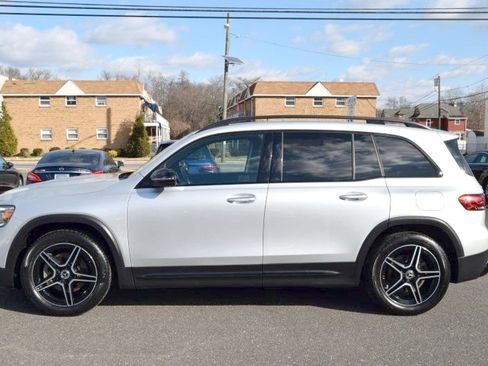 Used 2022 Mercedes-Benz GLB 250 4MATIC w/ AMG Line image 3