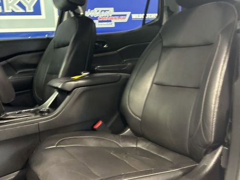 Used 2017 GMC Acadia SLT image 13