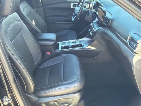 Used 2020 Ford Explorer Limited image 12