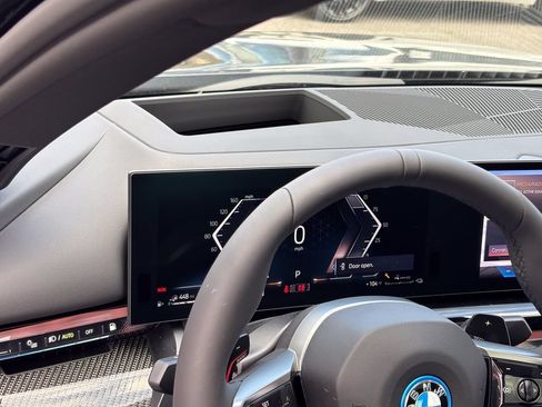 New 2027 BMW 550e xDrive w/ Executive Package AWD/4WD image 13