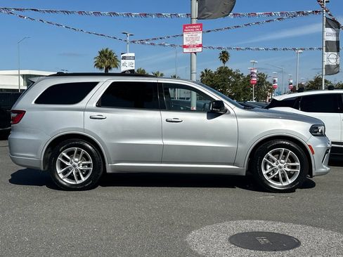 Used 2024 Dodge Durango GT RWD image 3