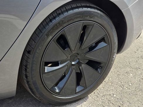 Used 2024 Tesla Model 3 Standard Range image 12