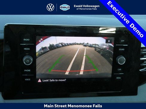 New 2025 Volkswagen Jetta SE image 7