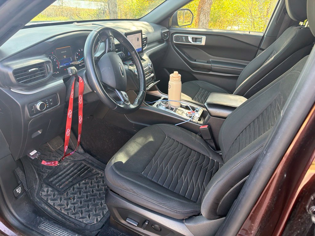 Used 2020 Ford Explorer XLT AWD/4WD image 4