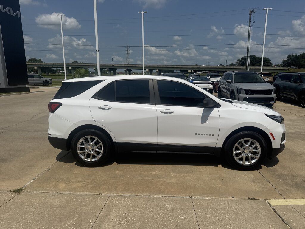 Used 2024 Chevrolet Equinox LS FWD image 10