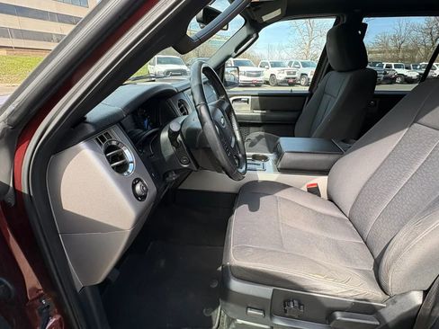 Used 2017 Ford Expedition XLT image 14