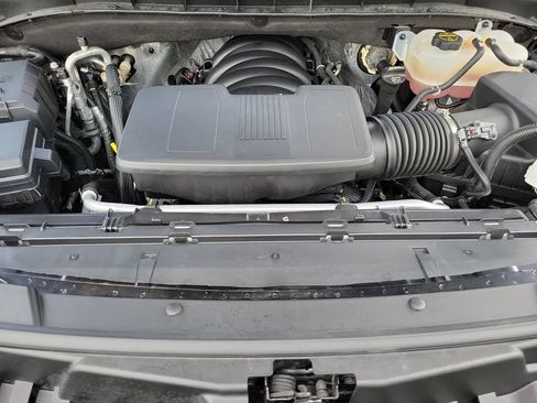 Used 2024 Chevrolet Suburban LT AWD/4WD image 40