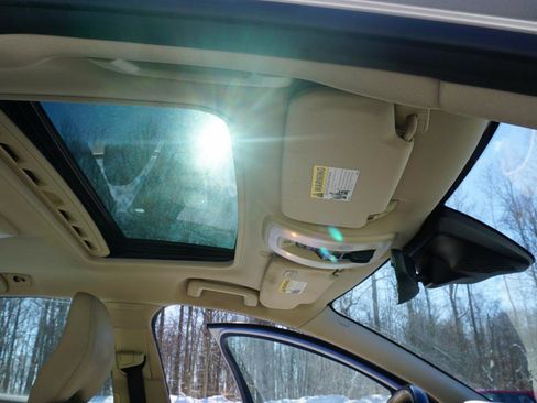 Used 2015 Volvo V60 T5 Premier w/ Convenience Package image 22