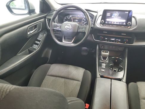 Used 2025 Nissan Rogue SV FWD image 16