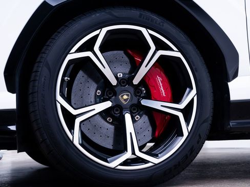 Used 2020 Lamborghini Urus AWD/4WD image 8