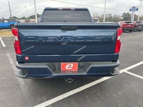 Used 2022 Chevrolet Silverado 1500 Custom w/ Safety Confidence Package image 9