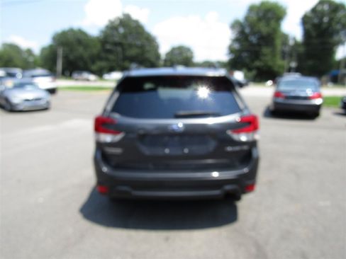 Used 2021 Subaru Forester Premium AWD/4WD image 6
