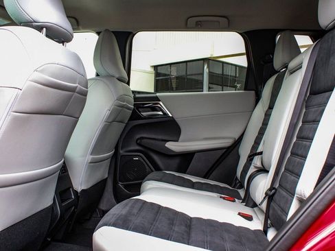 New 2025 Mitsubishi Outlander SE AWD/4WD image 34