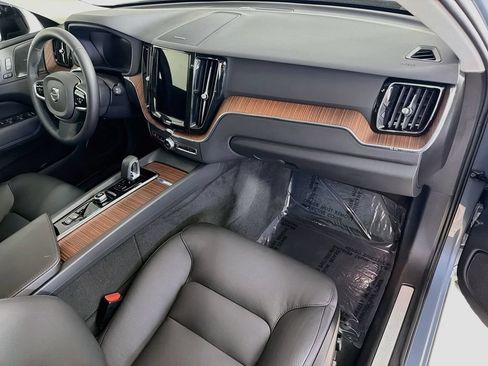 Certified 2023 Volvo XC60 T8 Plus AWD/4WD image 30