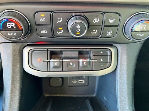 Used 2021 GMC Acadia Denali w/ Denali Technology Package image 17