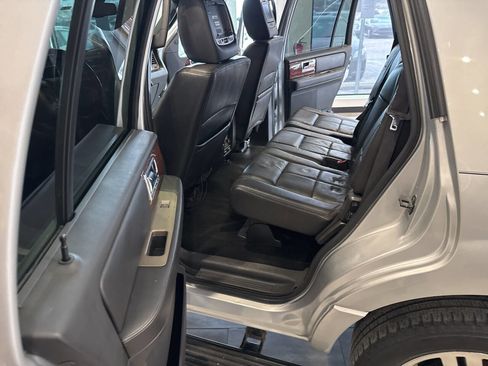 Used 2012 Lincoln Navigator 4WD image 25