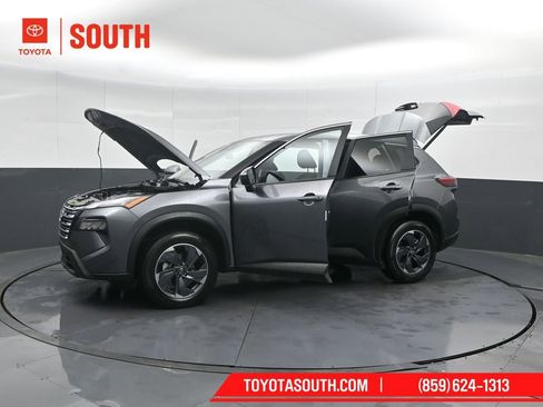 Used 2025 Nissan Rogue SV FWD image 51