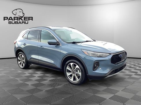 Used 2024 Ford Escape Platinum image 7