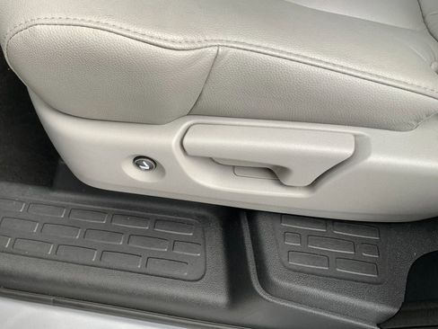 Used 2017 Honda Pilot Touring image 36