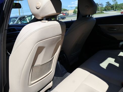 Used 2017 BMW 330i Sedan w/ Premium Package image 34