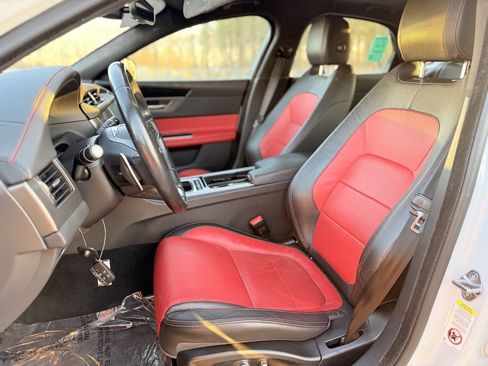 Used 2020 Jaguar XF Checkered Flag image 12