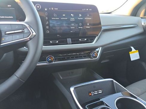 New 2026 Chevrolet Equinox LT w/ Convenience Package II image 12