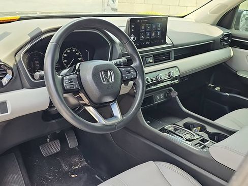 Used 2024 Honda Pilot EX-L image 11