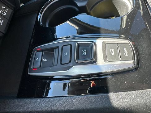 Used 2021 Honda Pilot Touring image 17