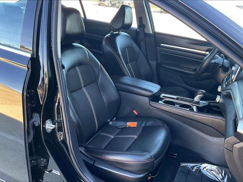 Used 2025 Nissan Altima 2.5 SR image 7