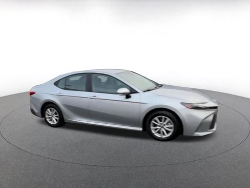 Used 2025 Toyota Camry LE image 2