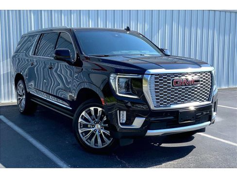 Used 2023 GMC Yukon XL Denali w/ Denali Reserve Package AWD/4WD image 34
