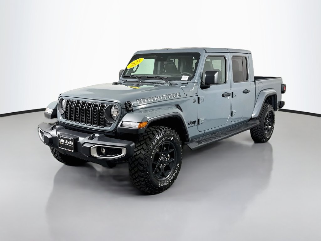 Used 2025 Jeep Gladiator Sport AWD/4WD image 3