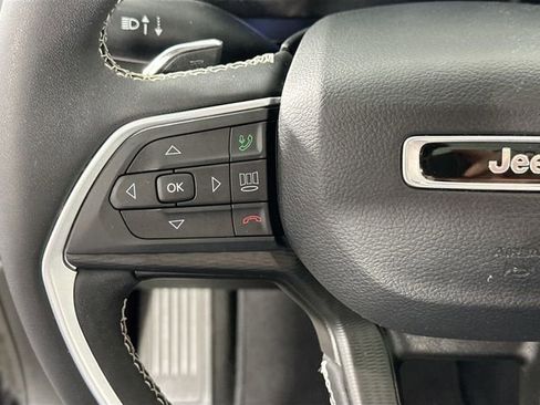Used 2023 Jeep Grand Cherokee L Laredo AWD/4WD image 23