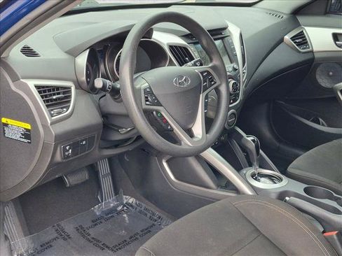 Used 2016 Hyundai Veloster FWD image 10