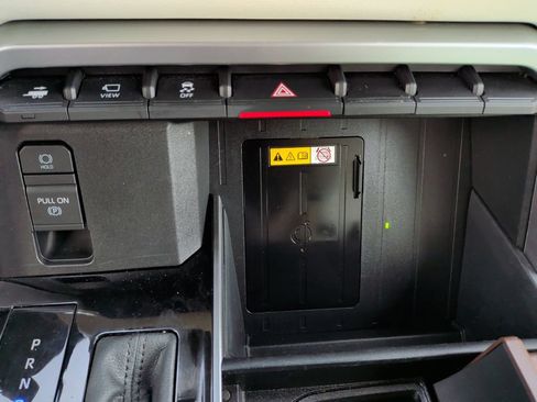 Used 2023 Toyota Sequoia Capstone AWD/4WD image 22