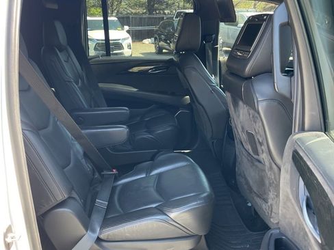 Used 2018 Cadillac Escalade ESV Platinum image 16